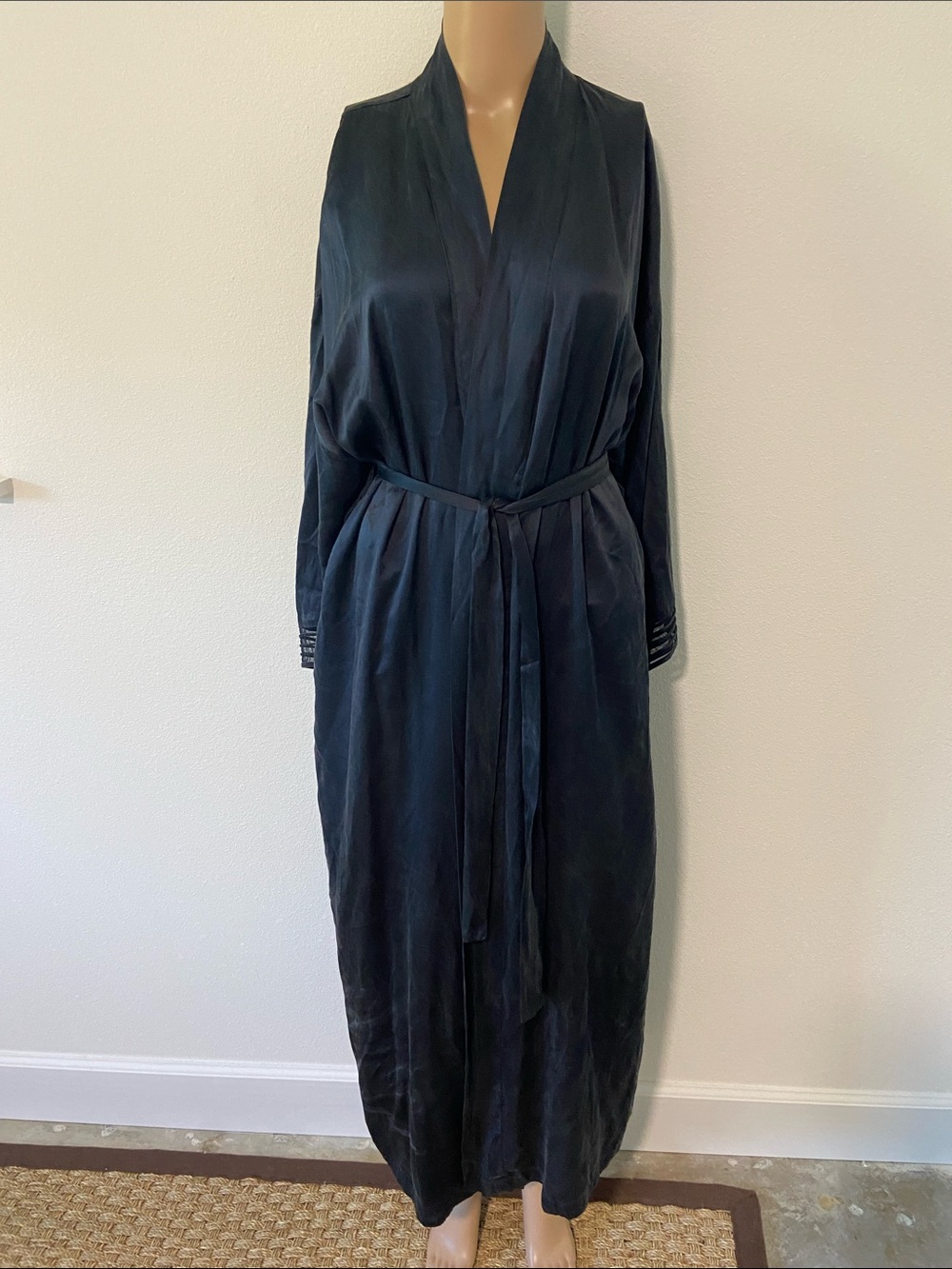 Vintage Willow Blossom Black med Sleeve long silk robe Sz L